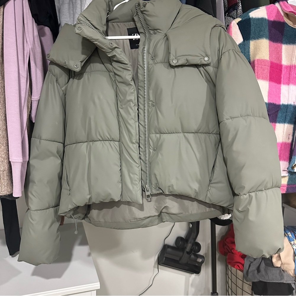 Barely worn Zara puffer jacket